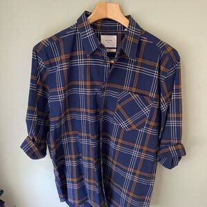 Billy Reid L/S, medium standard fit.